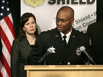 Gun & bomb attack on US Police...